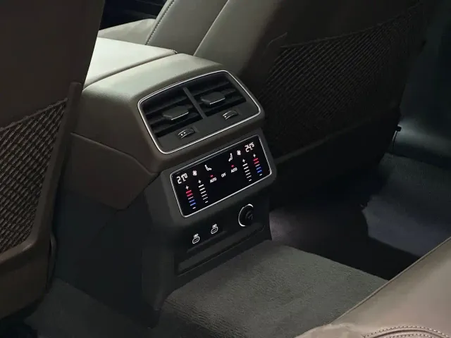 Audi A7L — Фото автомобиля 10