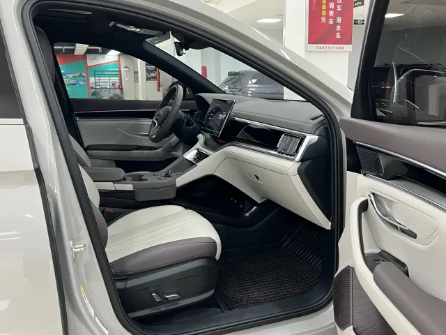 BYD Song PLUS — Фото автомобиля 10