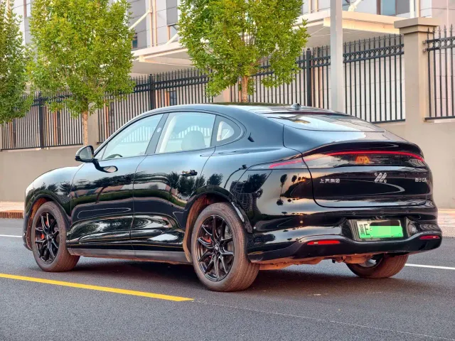 IM Motors LS6 — Фото автомобиля 6