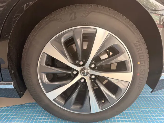 Lexus LS — Фото автомобиля 14