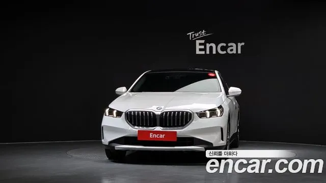 BMW 5-Series 5 серия (G60) — Фото автомобиля 2