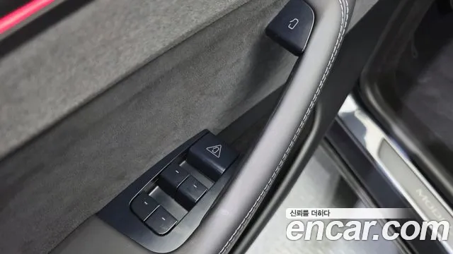 Tesla Model Y — Фото автомобиля 13