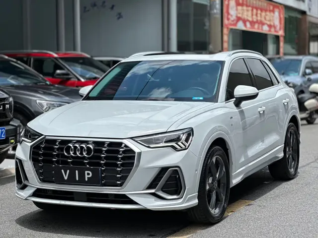 Фотография автомобиля — Audi Q3