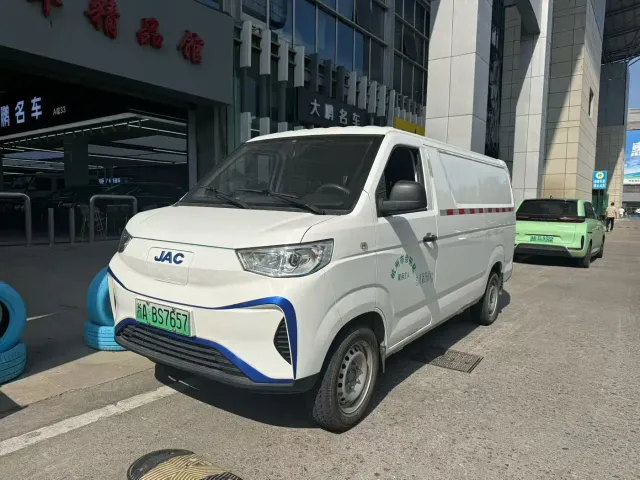Фотография автомобиля — JAC Motors Blue Cat
