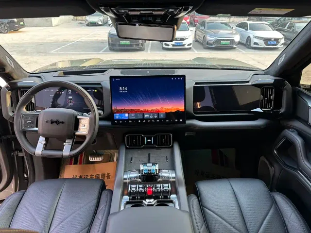BYD FangChengBao Leopard 8 — Фото автомобиля 4