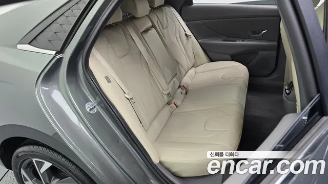 Hyundai Avante CN7 — Фото автомобиля 11