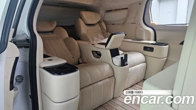 Kia Canival Новый Carnival 4 поколение Бензин 9 мест Hi-Limousine (Спецкузов) — Фото автомобиля 11