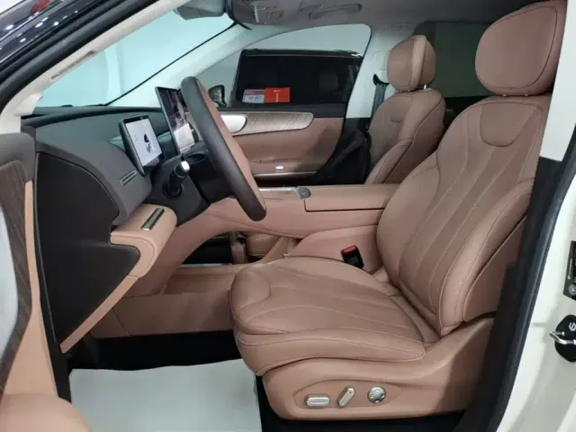 Leapmotor C11 — Фото автомобиля 14