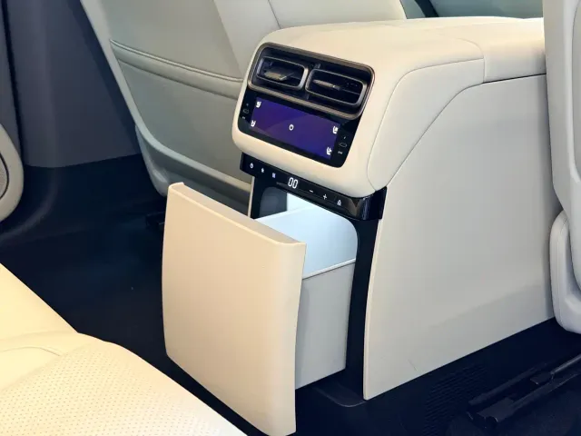 Li Auto i6 — Фото автомобиля 17