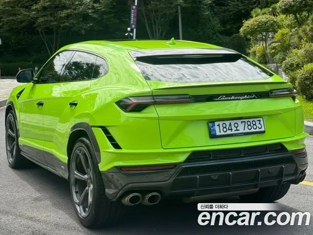 Lamborghini Urus — Фото автомобиля 3