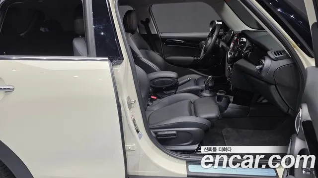 MINI Cooper — Фото автомобиля 26
