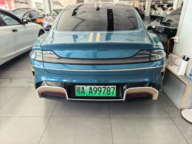Xiaomi SU7 — Фото автомобиля 14