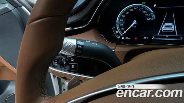 Genesis GV70 — Фото автомобиля 28