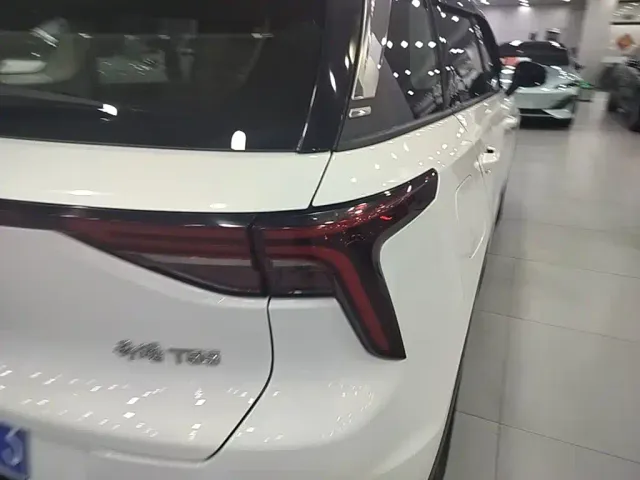 Bestune T55 — Фото автомобиля 23