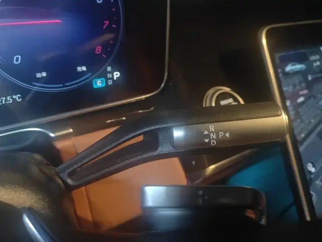 Mercedes-Benz S-Class — Фото автомобиля 16