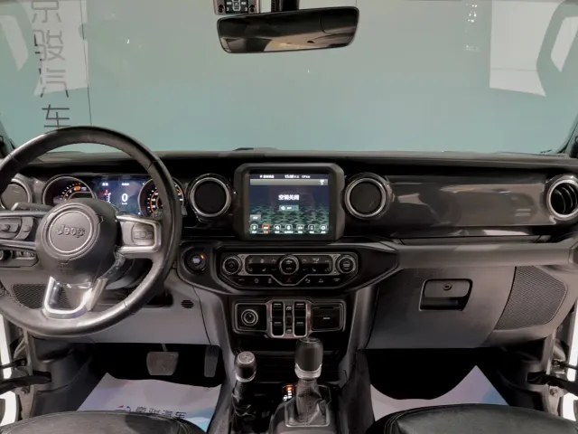 Jeep Wrangler — Фото автомобиля 5