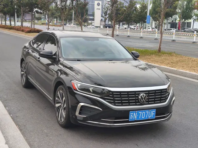 Volkswagen Passat — Фото автомобиля 3