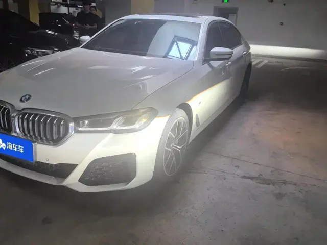 Фотография автомобиля — BMW 5 Series