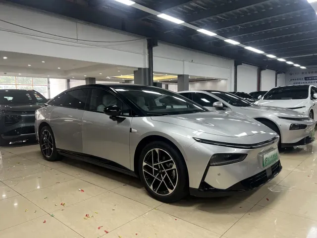 Xpeng P7+ — Фото автомобиля 3