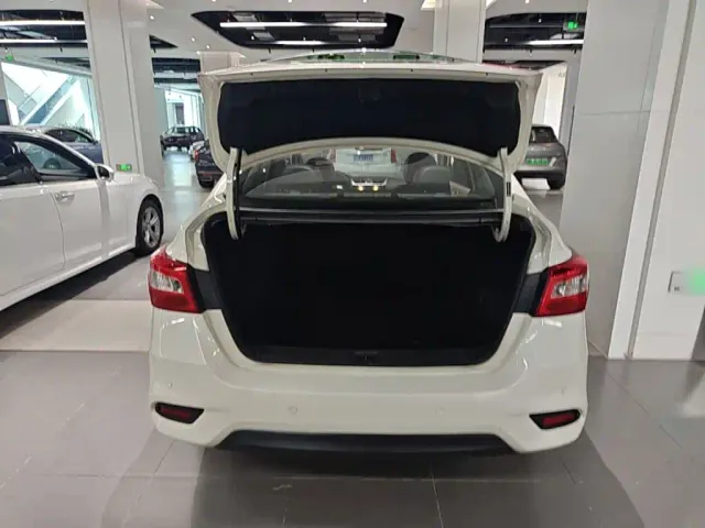 Nissan Sylphy — Фото автомобиля 18