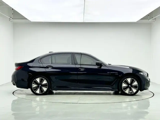 BMW i3 — Фото автомобиля 9