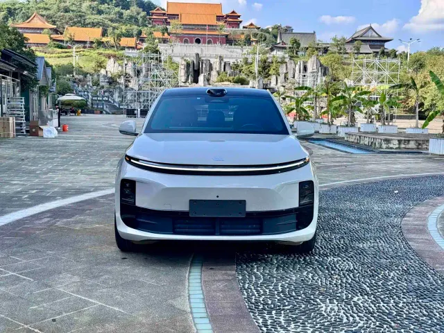 Фотография автомобиля — Li Auto L6
