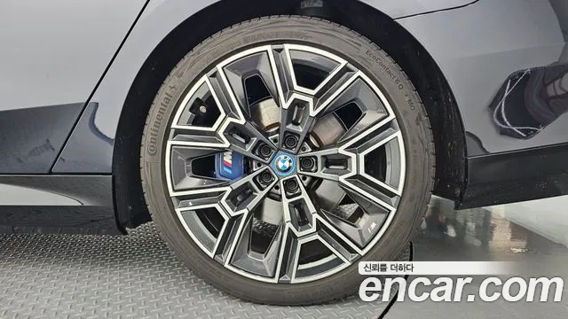 BMW 5 Series — Фото автомобиля 6
