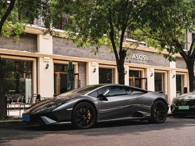 Lamborghini Huracan — Фото автомобиля 3