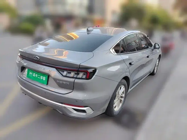 Ford Mondeo — Фото автомобиля 6