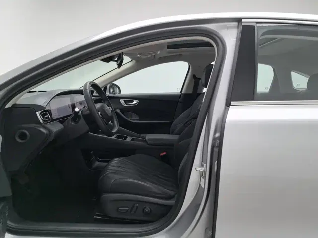 Roewe D7 — Фото автомобиля 10