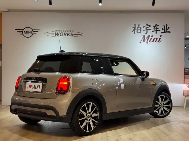 MINI Hatch — Фото автомобиля 2