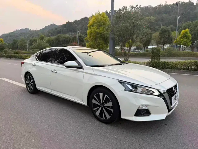 Nissan Teana — Фото автомобиля 3