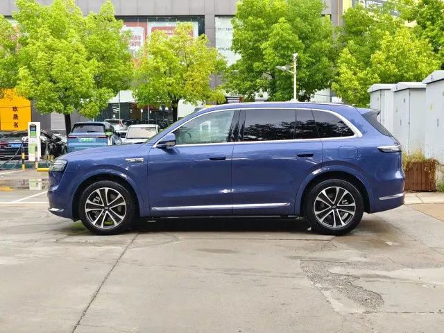 Aito M7 — Фото автомобиля 10