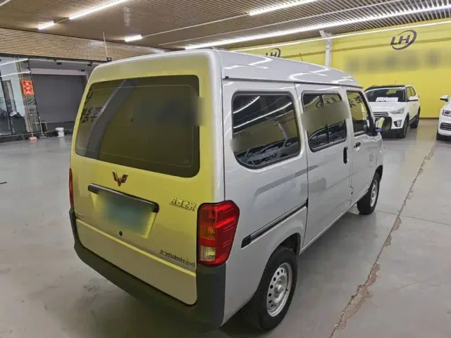 Wuling Zhiguang — Фото автомобиля 6