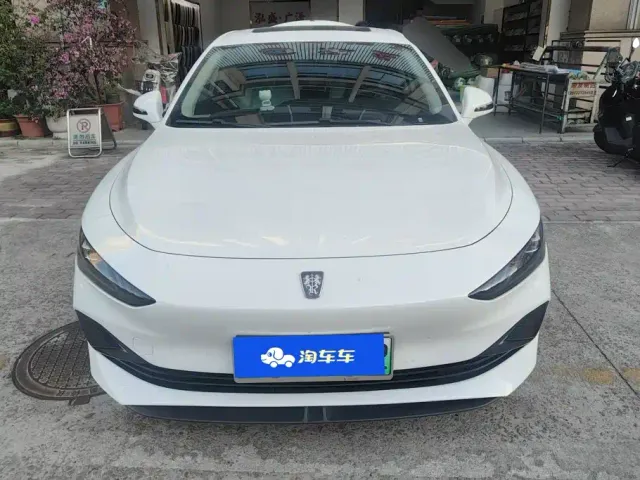 Roewe D7 — Фото автомобиля 2