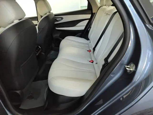 BYD Seal 05 DM-i — Фото автомобиля 16