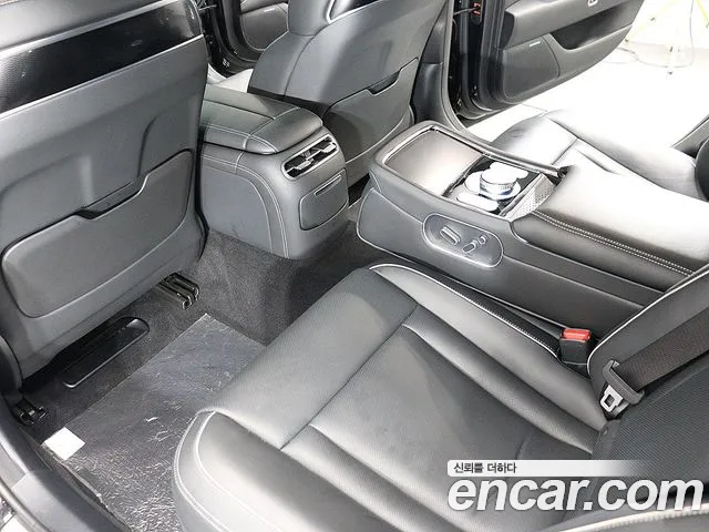 Genesis G90 Бензин 3.5 турбо AWD — Фото автомобиля 11