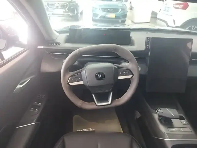 Changan Eado — Фото автомобиля 10
