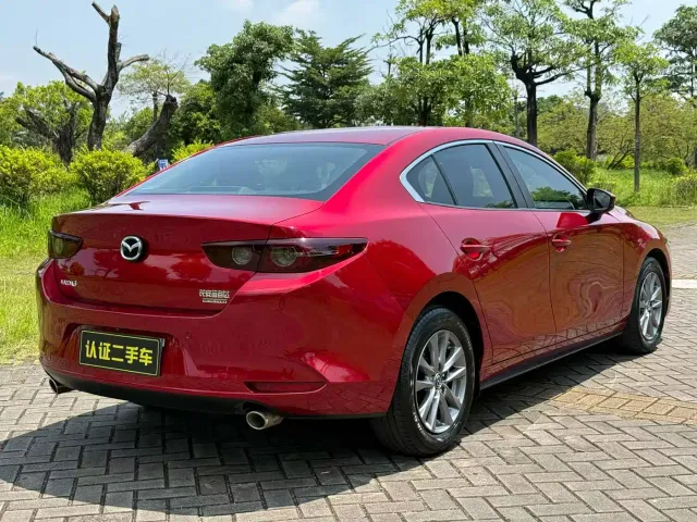 Mazda Axela — Фото автомобиля 4