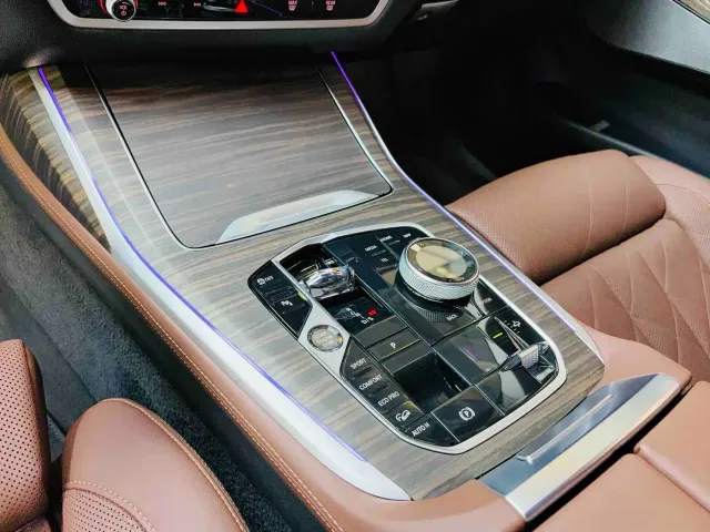 BMW X7 — Фото автомобиля 14