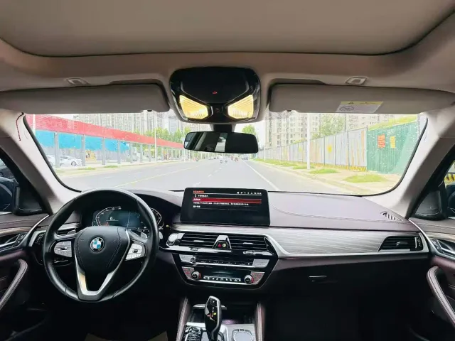 BMW 5 Series — Фото автомобиля 5