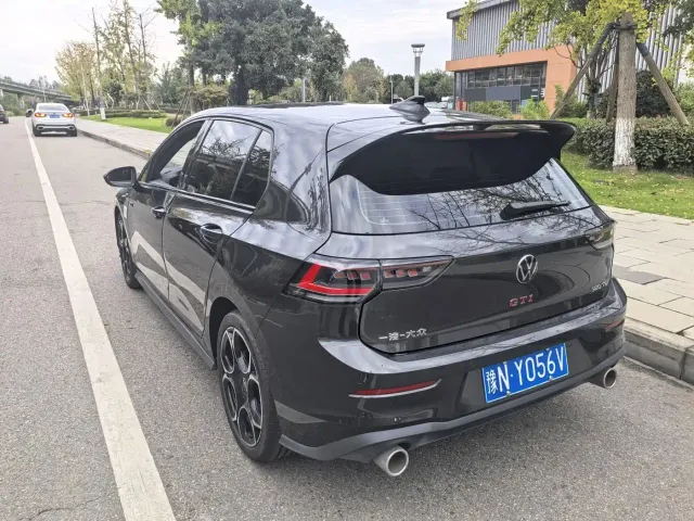 Volkswagen Golf GTI — Фото автомобиля 6