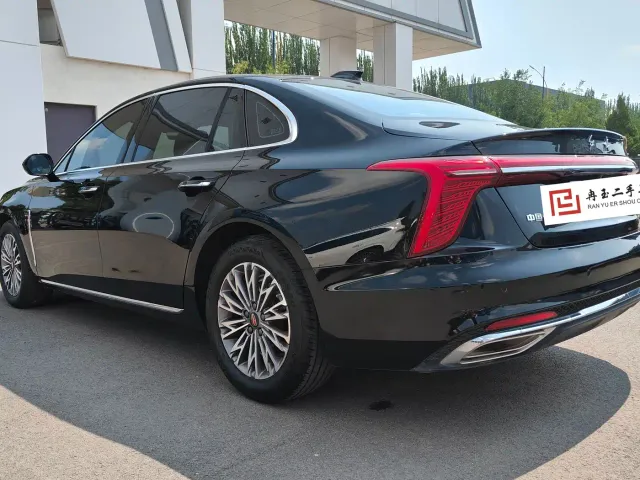 Hongqi H5 — Фото автомобиля 4