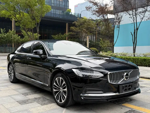 Volvo S90 — Фото автомобиля 3