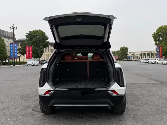 Cadillac Optiq — Фото автомобиля 9