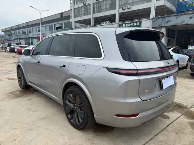 Li Auto L9 — Фото автомобиля 7