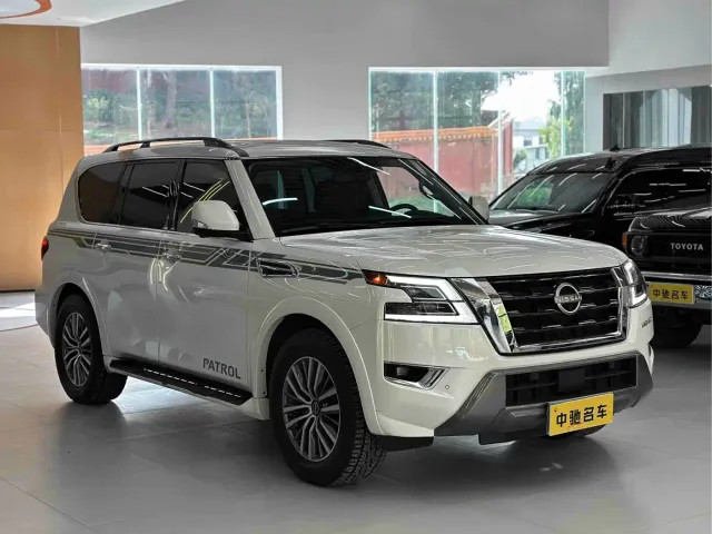 Nissan Patrol — Фото автомобиля 3