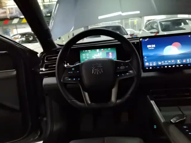 BYD Qin L — Фото автомобиля 10