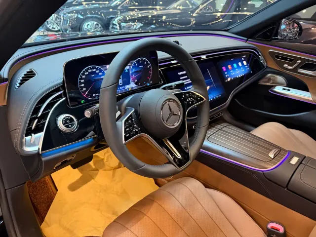 Mercedes-Benz E-Class — Фото автомобиля 5