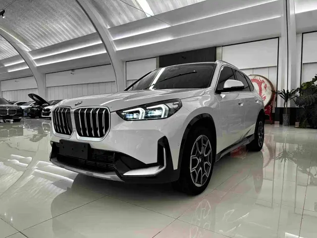 Фотография автомобиля — BMW X1